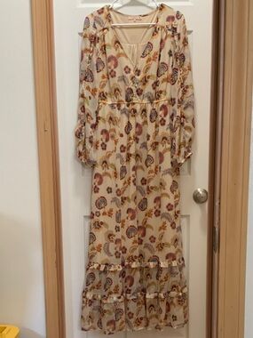 Une Ame Floral Cream Long-Sleeve Maxi Dress